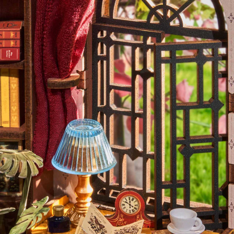 Scène Miniature - Silent Corner Study
