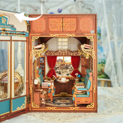 Book Nook - European Travels (Serre-Livre)